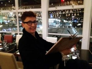Soozi Caricaturist Working At A Private Party